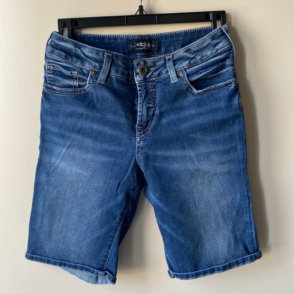 Silver Bermuda Shorts Size Waist 25 Length 9